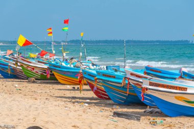 Trincomalee, Sri Lanka, 6 Şubat 2022: Trincomalee, Sri Lanka 'da balıkçı tekneleri.