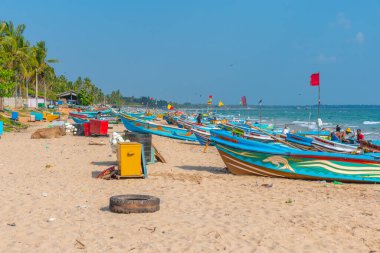 Trincomalee, Sri Lanka, 6 Şubat 2022: Trincomalee, Sri Lanka 'da balıkçı tekneleri.