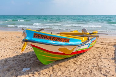 Trincomalee, Sri Lanka, 6 Şubat 2022: Trincomalee, Sri Lanka 'da balıkçı tekneleri.