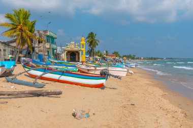 Trincomalee, Sri Lanka, 6 Şubat 2022: Trincomalee, Sri Lanka 'da balıkçı tekneleri.