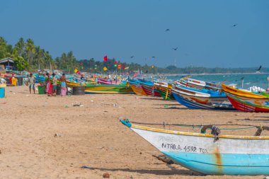 Trincomalee, Sri Lanka, 6 Şubat 2022: Trincomalee, Sri Lanka 'da balıkçı tekneleri.