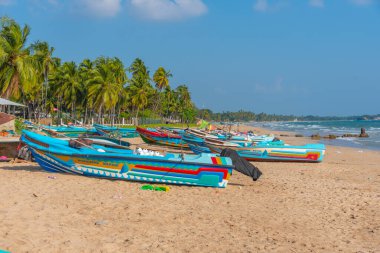 Trincomalee, Sri Lanka, 6 Şubat 2022: Trincomalee, Sri Lanka 'da balıkçı tekneleri.