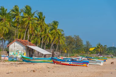 Trincomalee, Sri Lanka, 6 Şubat 2022: Trincomalee, Sri Lanka 'da balıkçı tekneleri.
