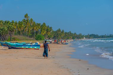 Trincomalee, Sri Lanka, 6 Şubat 2022: Trincomalee, Sri Lanka 'da balıkçı tekneleri.