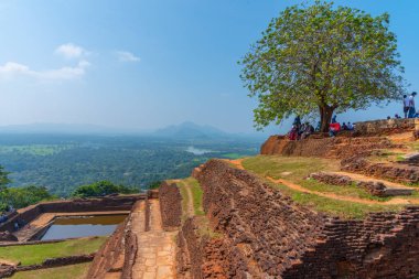 Sigiriya, Sri Lanka, 5 Şubat 2022: Sri Lanka 'daki Sigirya kaya kalesinin kalıntıları.