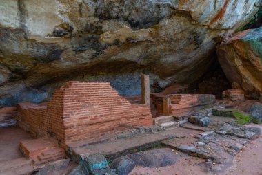 Sigiriya, Sri Lanka, 5 Şubat 2022: Sri Lanka 'daki Sigirya kaya kalesinin bahçeleri.