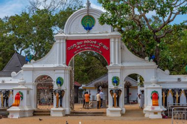 Kataragama, Sri Lanka, 27 Ocak 2022: Kataragama, Sri Lanka 'daki Maha Devale türbesi.