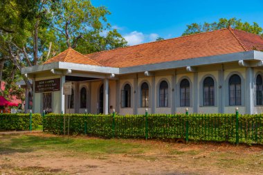 Kataragama, Sri Lanka, 27 Ocak 2022: Sri Lanka 'da dini eserlerin sergilendiği Kataragama Müzesi.