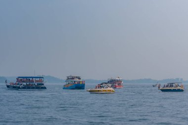 Mirissa, Sri Lanka, 23 Ocak 2022: Mirissa, Sri Lanka 'da balina gezisi.