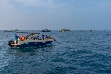 Mirissa, Sri Lanka, 23 Ocak 2022: Mirissa, Sri Lanka 'da balina gezisi.