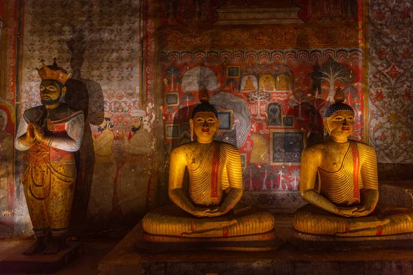 2022年2月10日 斯里兰卡达布莱拉 斯里兰卡达布莱拉洞穴寺庙建筑群的内部 — 图库照片