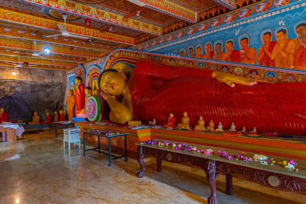 2022年2月9日スリランカのアンラダプラ Anuradhapura スリランカのアンラダプラ Anuradhapura 付近のイスラムニヤ ラージャマハ ヴィハラヤ寺院 Isurumuniya Rajamaha Viharaya — ストック写真