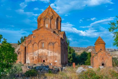 Ermenistan 'daki Marmashen Kilisesi' nin gün batımı manzarası