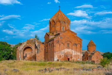 Ermenistan 'daki Marmashen Kilisesi' nin gün batımı manzarası