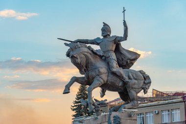 Vartan Mamikonian heykeli Gyumri, Ermenistan 'daki Vartanants Meydanı' nda
