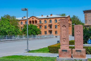 Ermenistan 'da güneşli bir günde Etchmiadzin Katedrali