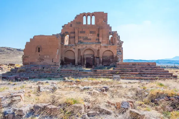 Ermenistan 'daki Yereruyk Surb Karapet Tapınağı