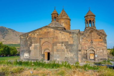 Ermenistan 'daki Saghmosavank manastırında yaz günü