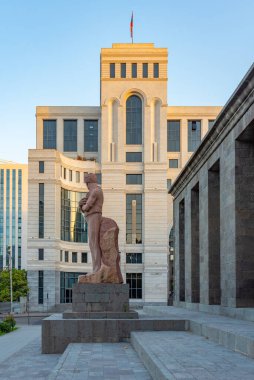 Ermeni başkenti Erivan 'daki Shahumyan Anıtı