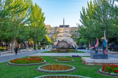 Erivan Şelalesi Ermenistan 'da güneşli bir günde izlendi