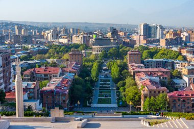 Ermenistan 'daki Cascade merdiveninden Erivan manzarası