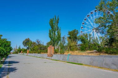 Erivan, Ermenistan 'daki Zafer Parkı' nda Kahramanlar sokağı