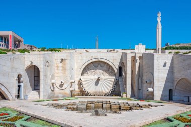 Erivan Şelalesi Ermenistan 'da güneşli bir günde izlendi