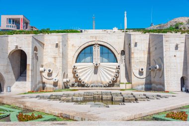 Erivan Şelalesi Ermenistan 'da güneşli bir günde izlendi