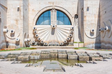 Erivan Şelalesi Ermenistan 'da güneşli bir günde izlendi