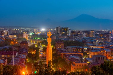 Ermenistan 'da Erivan' ın günbatımı manzarası
