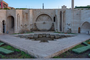 Ermenistan 'da Erivan çağlayanı günbatımı görünümü