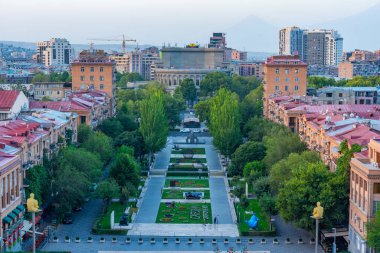 Ermenistan 'da Erivan' ın günbatımı manzarası