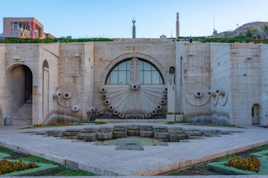 Ermenistan 'da Erivan çağlayanı günbatımı görünümü
