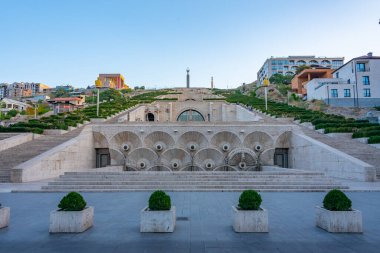 Ermenistan 'da Erivan çağlayanı günbatımı görünümü