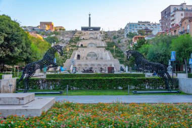Ermenistan 'da Erivan çağlayanı günbatımı görünümü