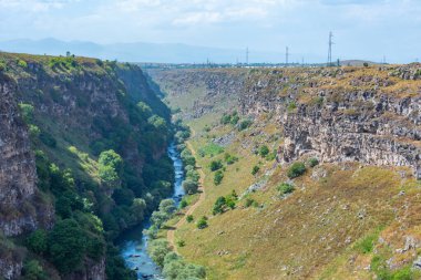 Ermenistan 'daki Dzoraget nehir vadisinin dağlık manzarası