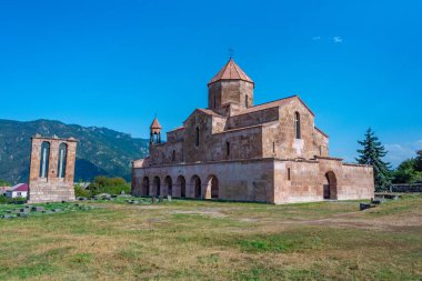 Ermenistan 'daki Odzun Kilisesi' nde yaz günü