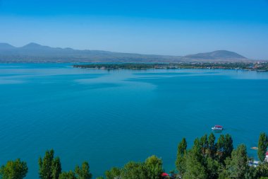 Ermenistan 'daki Sevan Gölü' nde yaz günü
