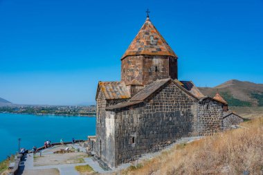 Ermenistan 'daki Sevanavank Kilisesi' nde güneşli bir gün