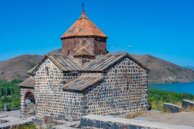 Ermenistan 'daki Sevanavank Kilisesi' nde güneşli bir gün