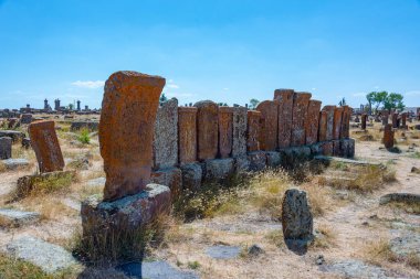 Khachkars 'lı Noratus mezarlığı - Ermenistan' da antik mezar taşları