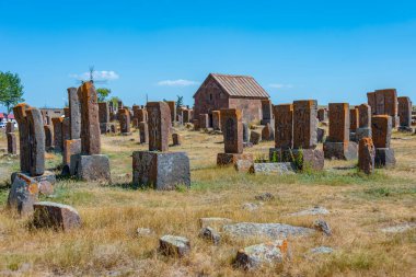 Khachkars 'lı Noratus mezarlığı - Ermenistan' da antik mezar taşları