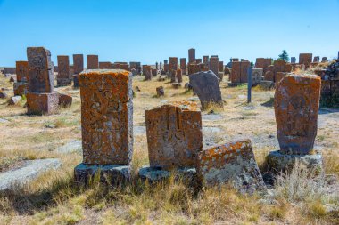 Khachkars 'lı Noratus mezarlığı - Ermenistan' da antik mezar taşları