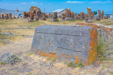 Khachkars 'lı Noratus mezarlığı - Ermenistan' da antik mezar taşları