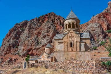 Ermenistan 'daki Noravank manastırında yaz günü