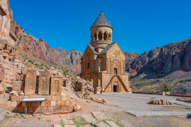 Ermenistan 'daki Noravank manastırında yaz günü