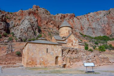 Ermenistan 'daki Noravank manastırında yaz günü