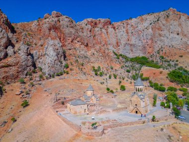 Ermenistan 'daki Noravank manastırında yaz günü