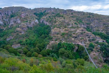 Eski Khndzoresk Ermenistan 'daki terk edilmiş mağara kasabası