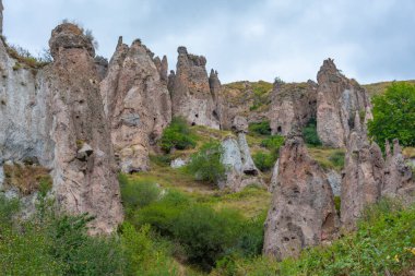 Eski Khndzoresk Ermenistan 'daki terk edilmiş mağara kasabası